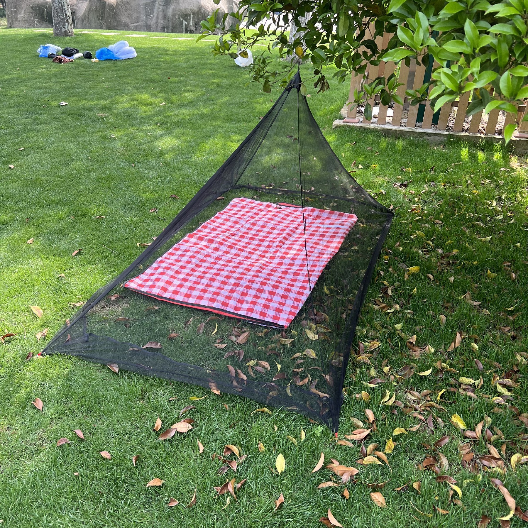 Pyramid Shape Single & Double Bed Outdoor Mosquito Net for Camping/Hiking/Travel
